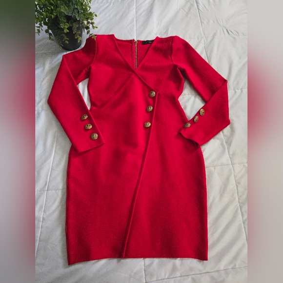 Elegant Countouring Red Dress Size M - Picture 1 of 10